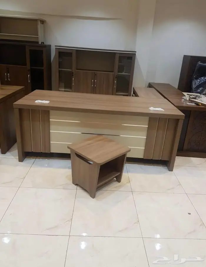 مكاتب سكرتارية درج دولاب مكتبي طاولة شي طقم كرسي كنب جلد 24