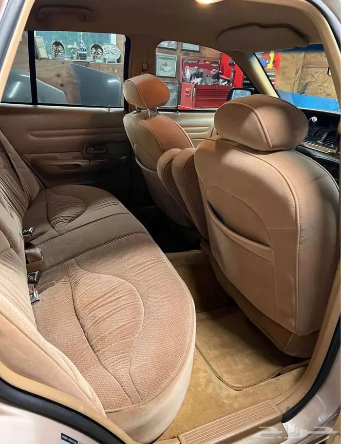 للبيع فاكتوريا موديل 1996 Ford crown victoria LX 11