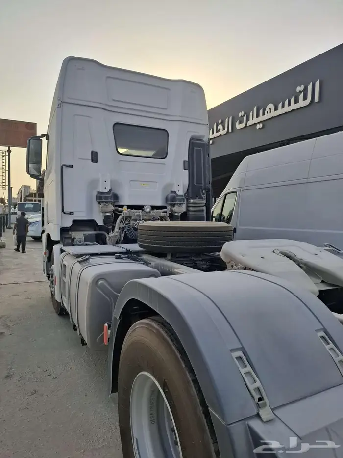 هيونداي راس تريلا 4x2 XCIENT GT 2023 جديد 4