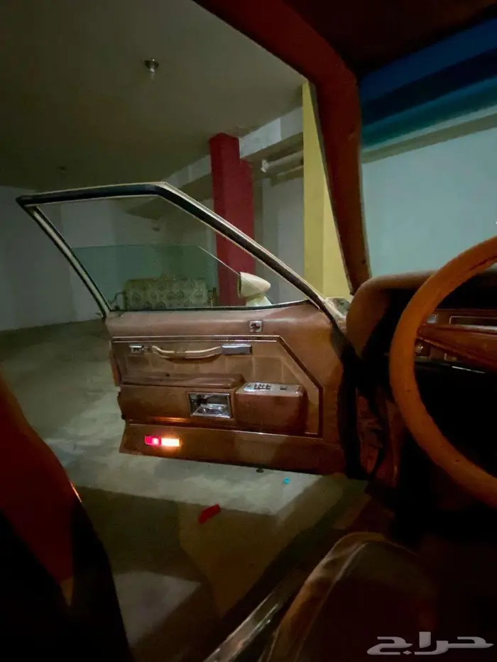 موتر كلاسيك نضيف ومخزن بونتياك بونوفيل 1979 38