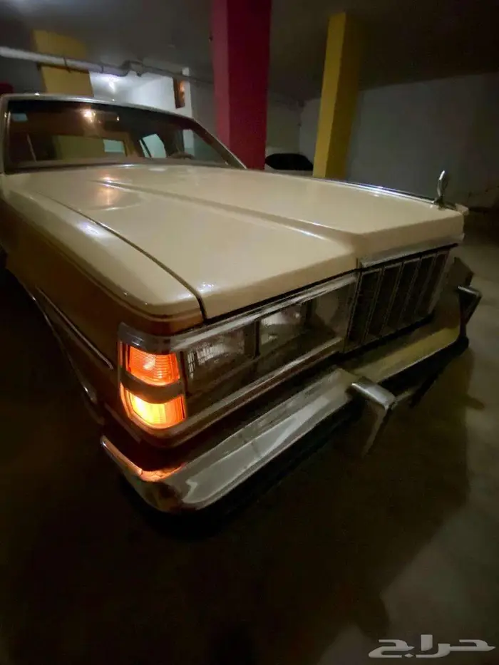 موتر كلاسيك نضيف ومخزن بونتياك بونوفيل 1979 55