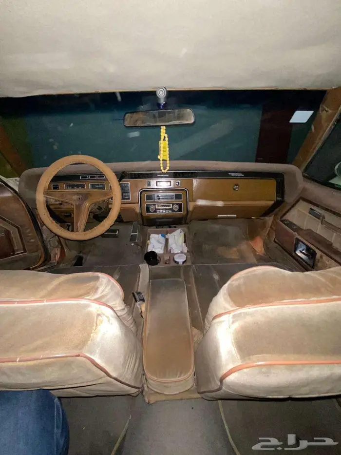 موتر كلاسيك نضيف ومخزن بونتياك بونوفيل 1979 57