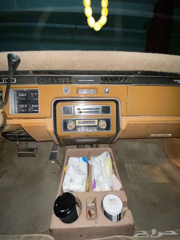 موتر كلاسيك نضيف ومخزن بونتياك بونوفيل 1979 66