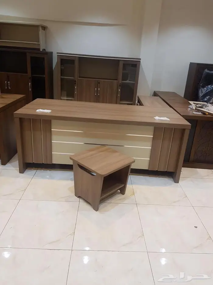 مكاتب سكرتارية درج دولاب مكتبي طاولة شي طقم كرسي كنب جلد 8