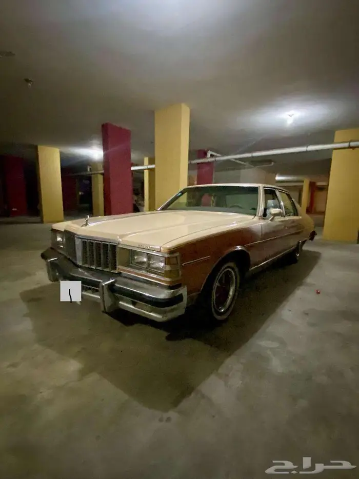 موتر كلاسيك نضيف ومخزن بونتياك بونوفيل 1979 35