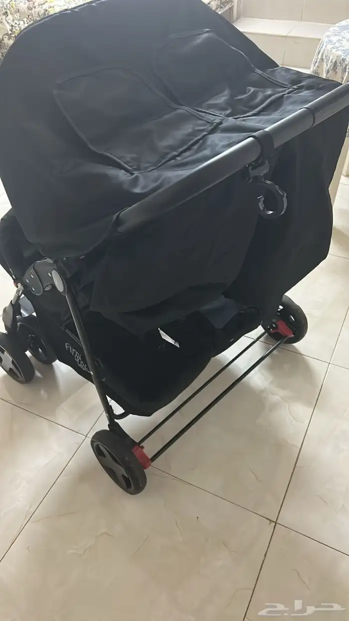 عربية اطفال توام 1