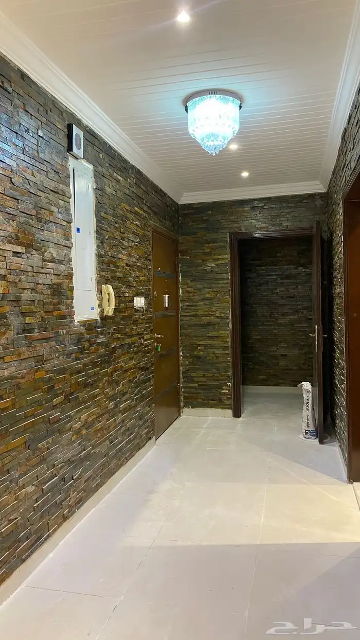 شقه عائليه للإيجار 6 غرف في الصفا 3 8