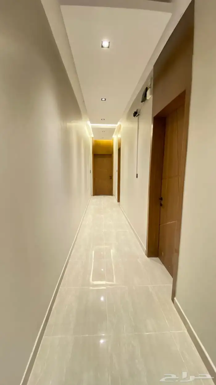 للايجار غرفه وصاله مؤثث الخبر حي الحمرا 5