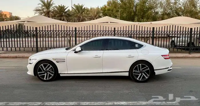 جنسس رويال 2025 G80 ( بحالة الوكالة ) 3