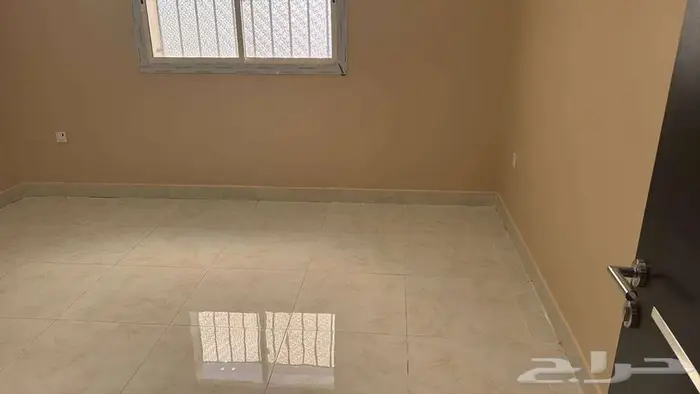 دور ارضي للايجار مدخل مستقل 11