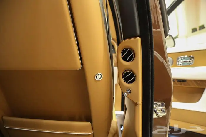 فخامة رولز رويس كولينان 2023 من مجموعة صالح للسيارات 9