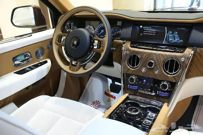 فخامة رولز رويس كولينان 2023 من مجموعة صالح للسيارات 21