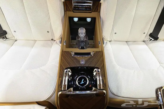 فخامة رولز رويس كولينان 2023 من مجموعة صالح للسيارات 24