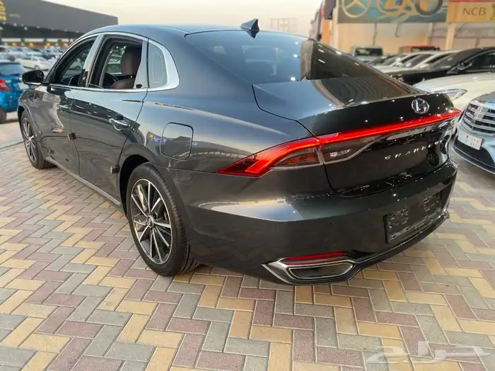 هيونداي 2020 أزيرا 4