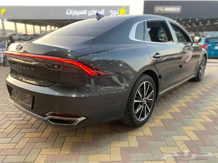 هيونداي 2020 أزيرا 6