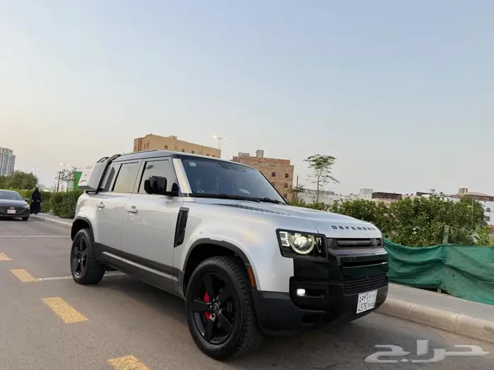 ديفنيدر HSE مقاس 110 2020 7 ركاب فل كامل 19
