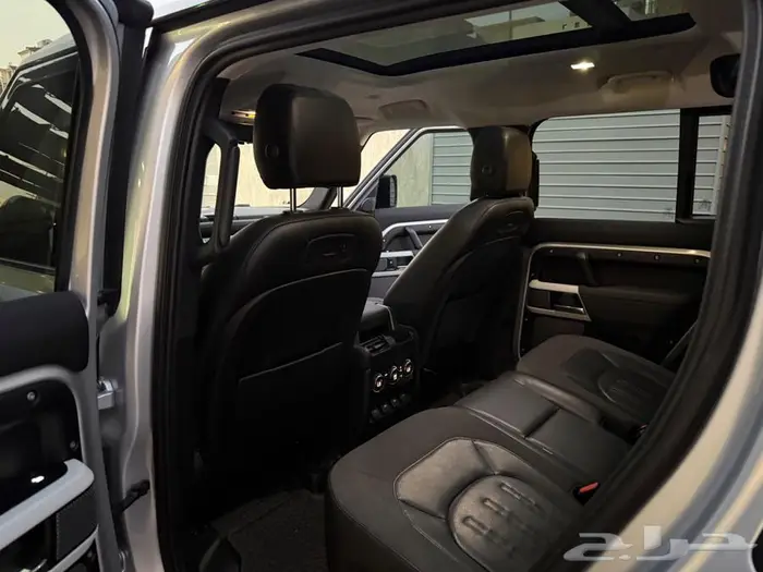 ديفنيدر HSE مقاس 110 2020 7 ركاب فل كامل 29