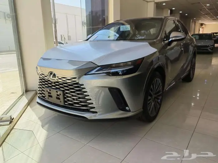 لكزس ار اكس 350 الموديل 2025 8