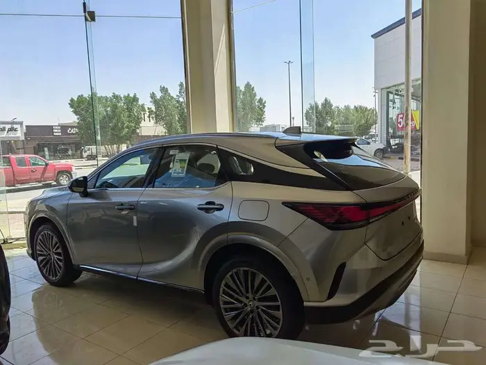 لكزس ار اكس 350 الموديل 2025 6