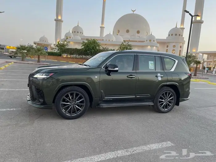 لكزس LX600 اف سبورت بريمي 6