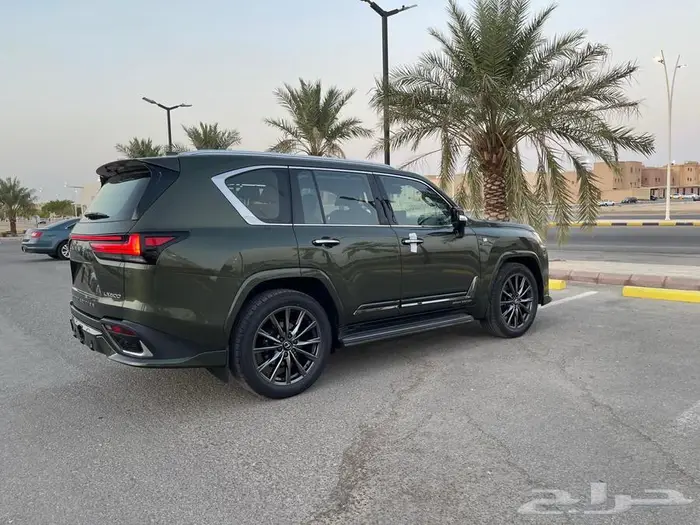 لكزس LX600 اف سبورت بريمي 3
