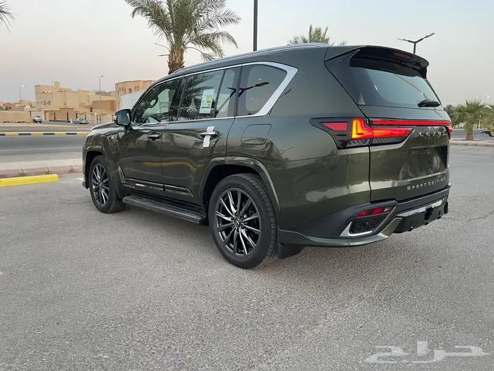 لكزس LX600 اف سبورت بريمي 5
