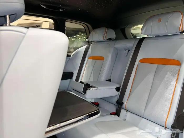 ROLLS ROYCE CULLINAN SILVER BADGE 2025 8