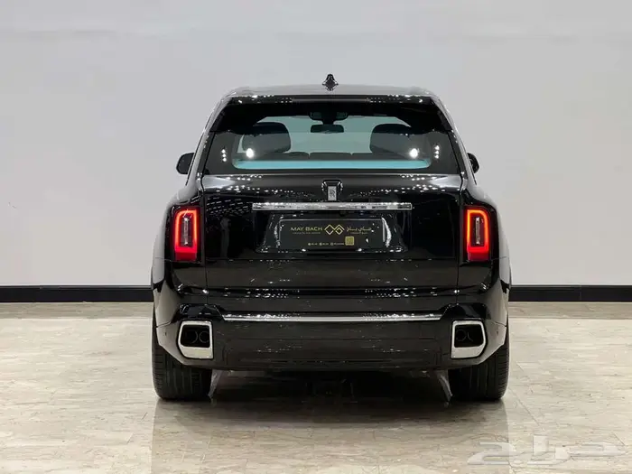 ROLLS ROYCE CULLINAN SILVER BADGE 2025 5