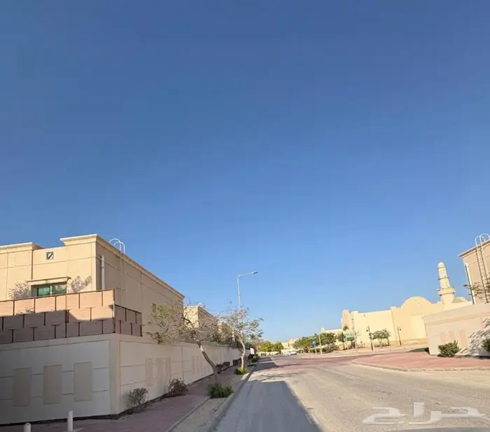 للبيع فيلا مميزه بصك حر في جلموده 26