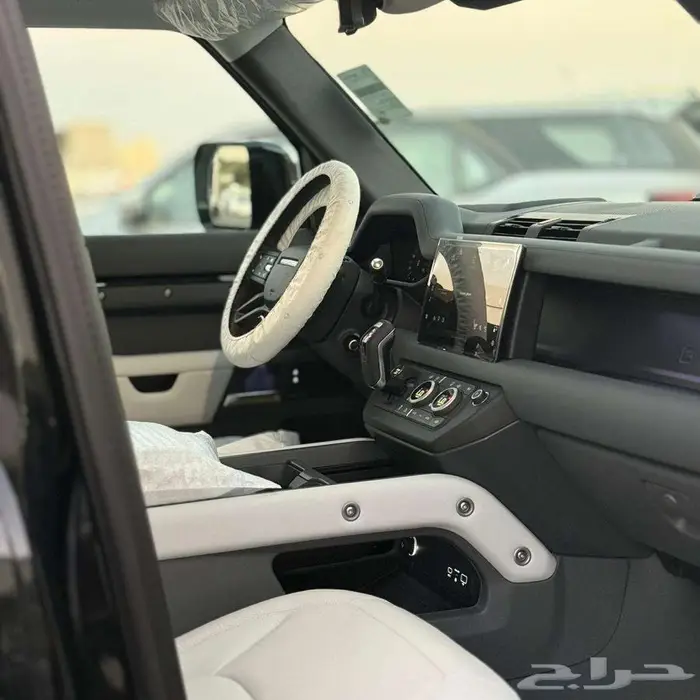 لاند روفر ديفندر 2025 فل كامل 8