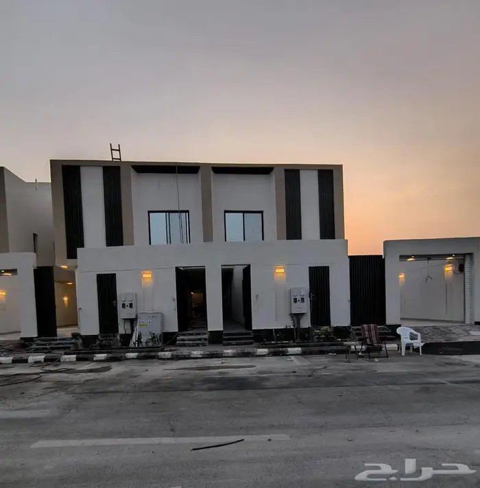 فيلا مع شقة فاخرة للبيع بالصالحية 0