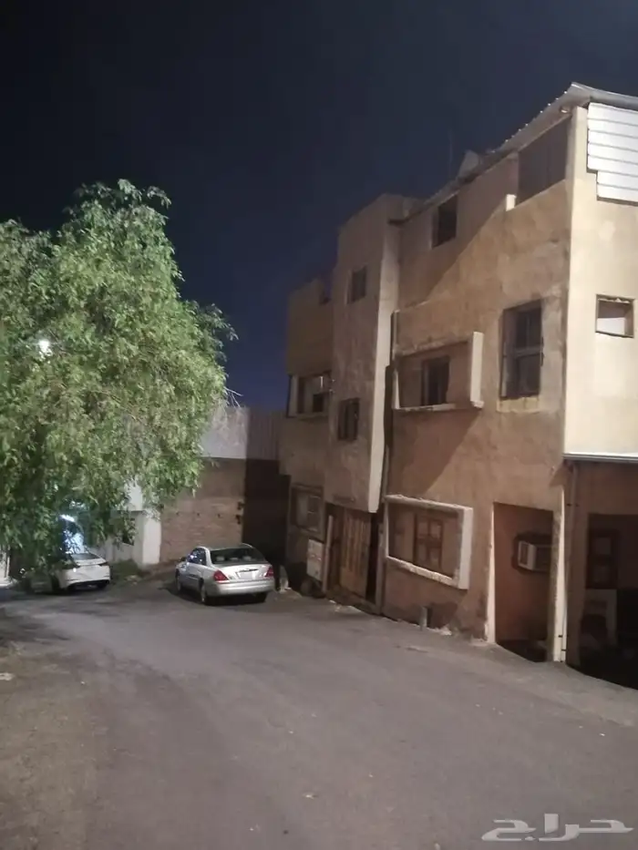 عماره سكنيه مساحه 322 م 5