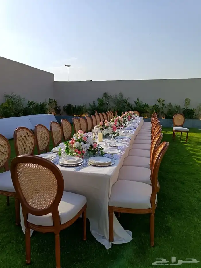 إيجار طاولات طعام 1