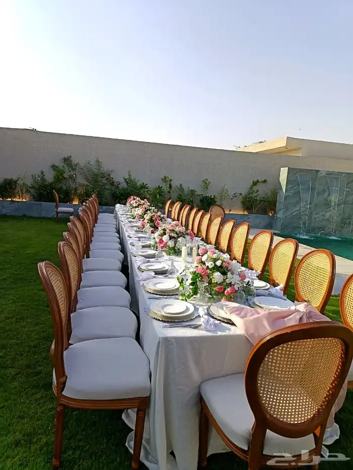 إيجار طاولات طعام 0