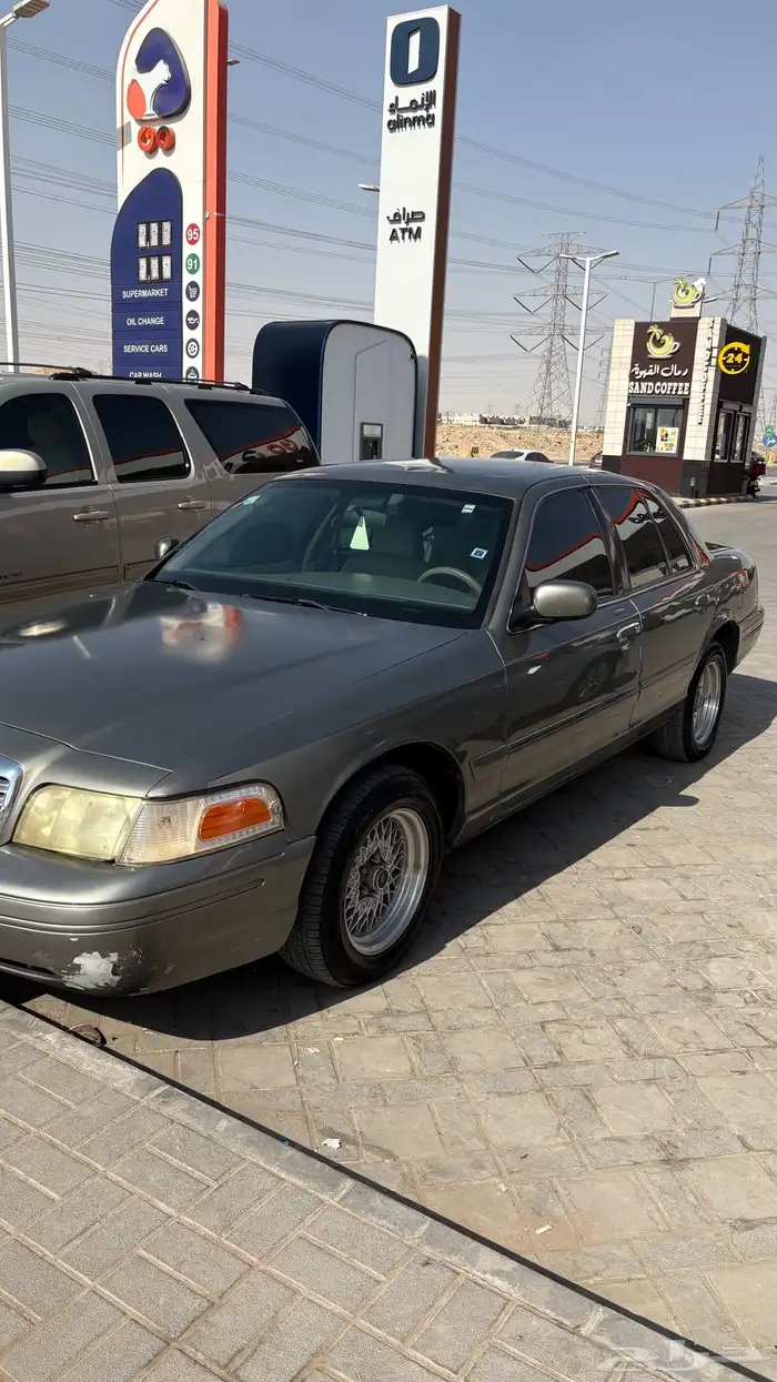 فورد فكتوريا 2000 4
