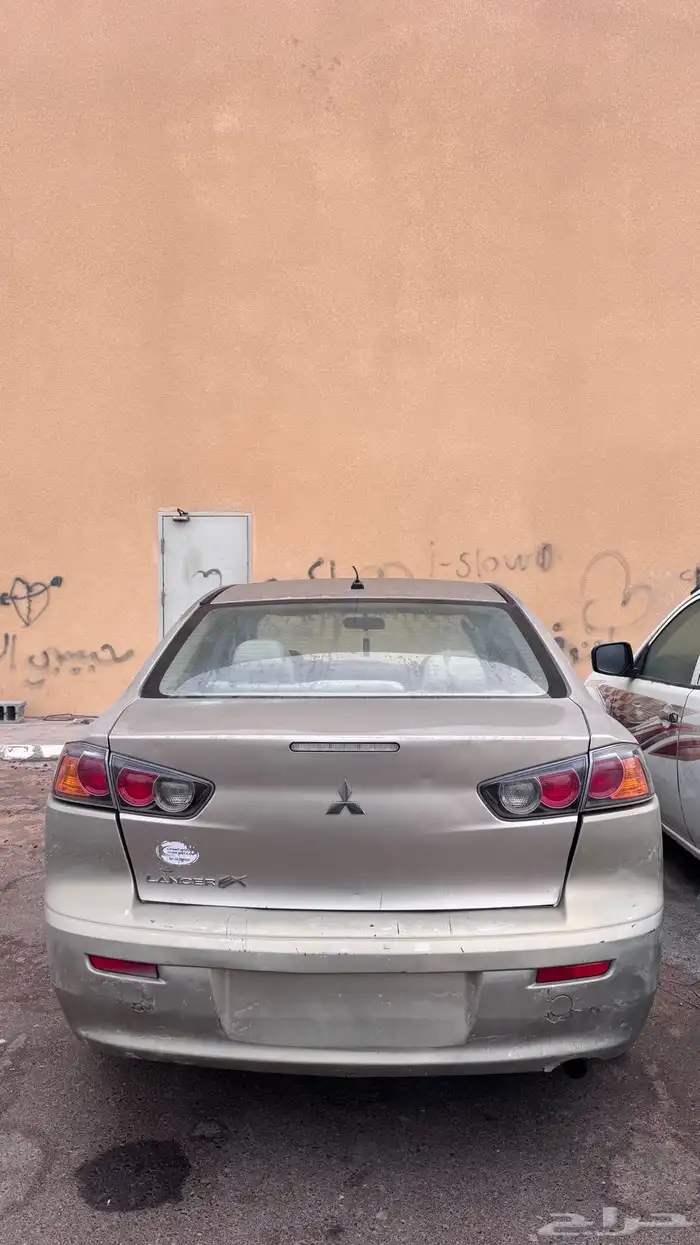 للبيع لانسر 2011 0