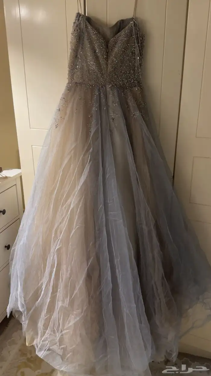 فساتين جديده استعمال قليل ونضيفه مافيها اي عيوب على السوم 2