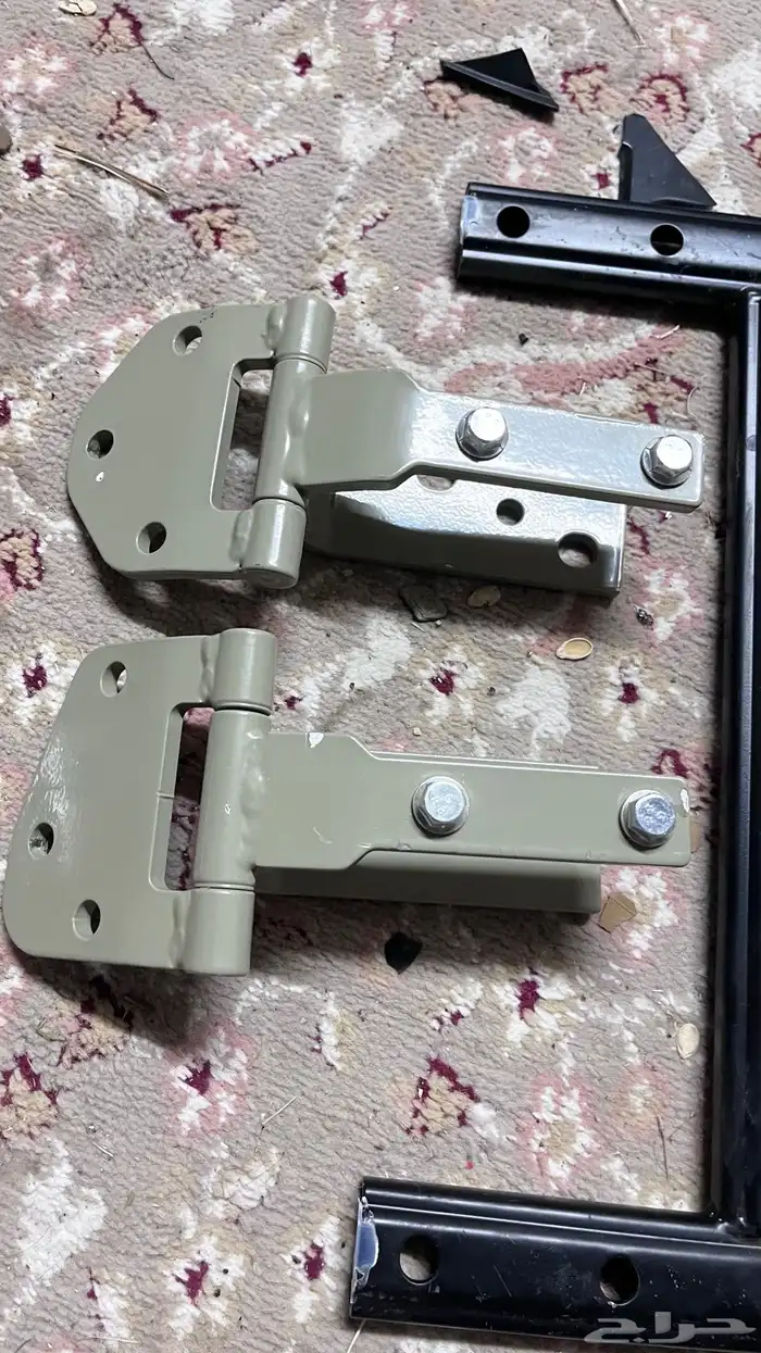 سلم مع الفصالات والمسامير كامله جيب ربع ماجوده ابيض وبيج 2