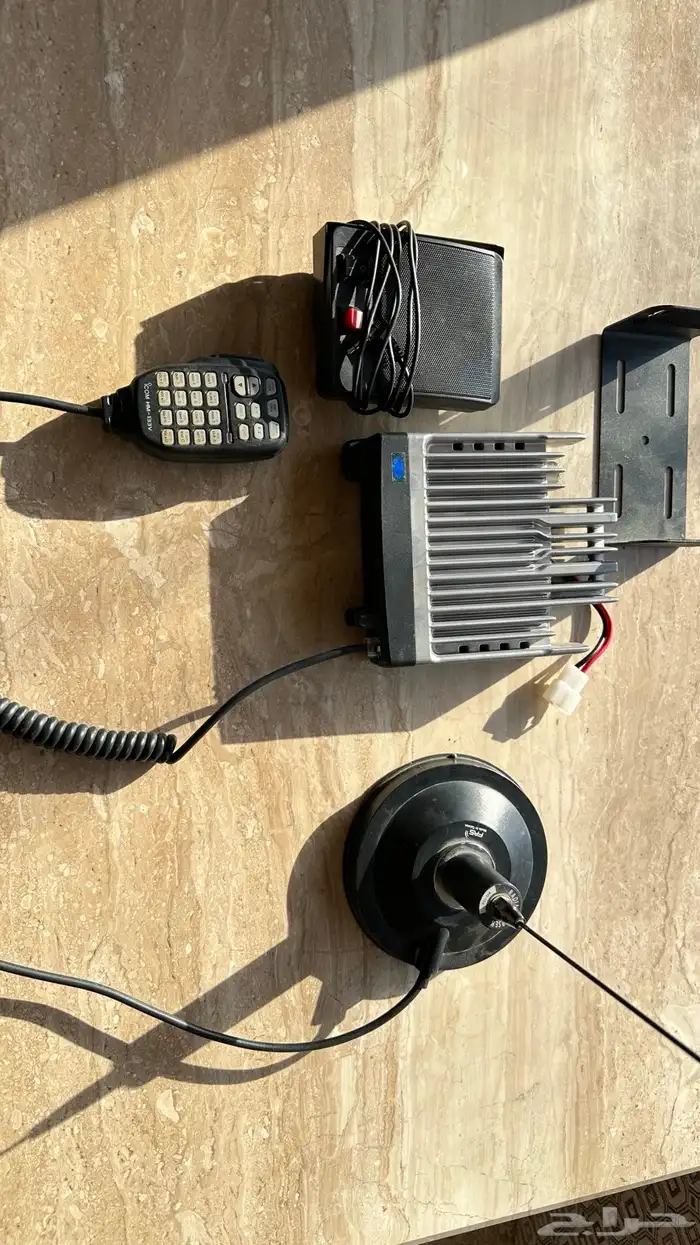 ايكوم 2300 نضيف ارسال وستقبال على الشرط 1