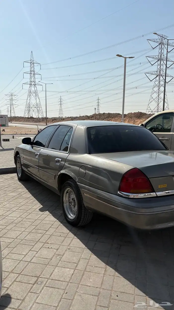 فورد فكتوريا 2000 0