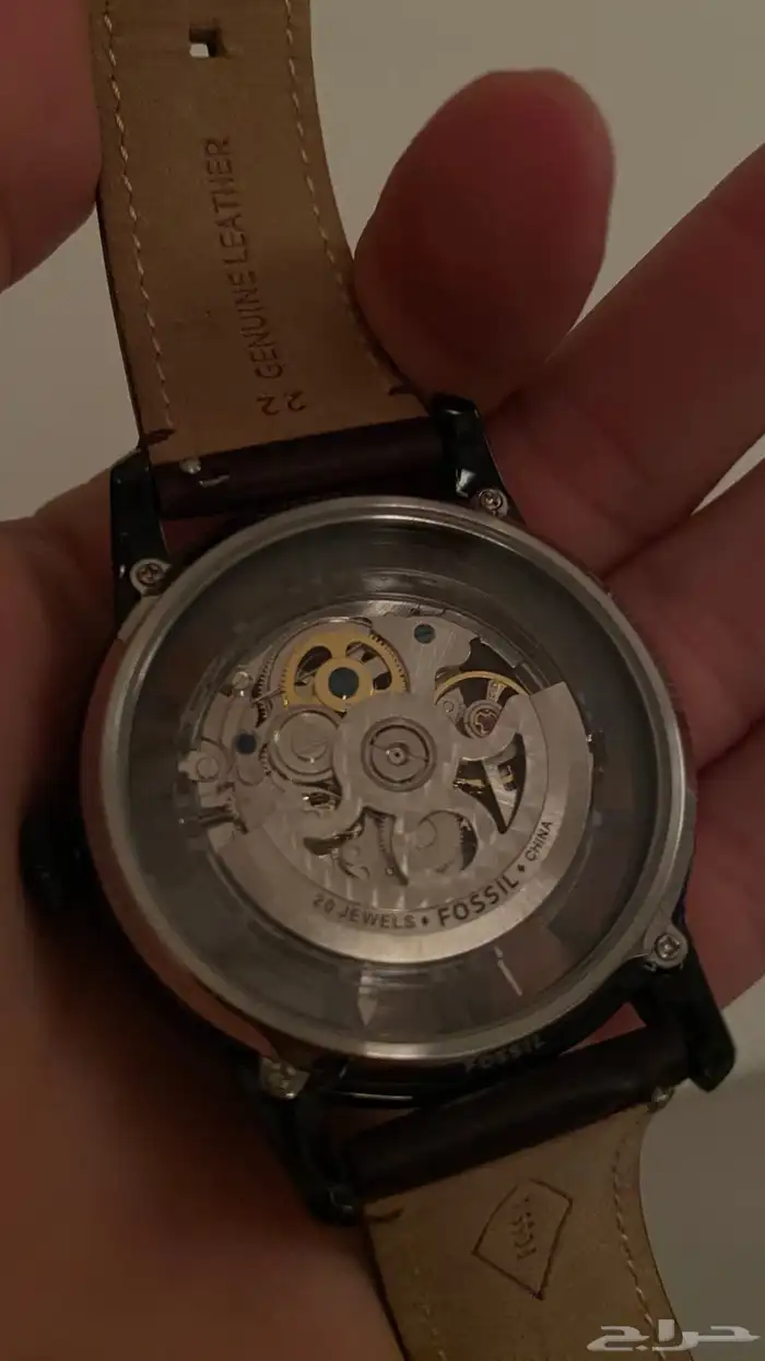 ساعة من شركةFOSSIL 4