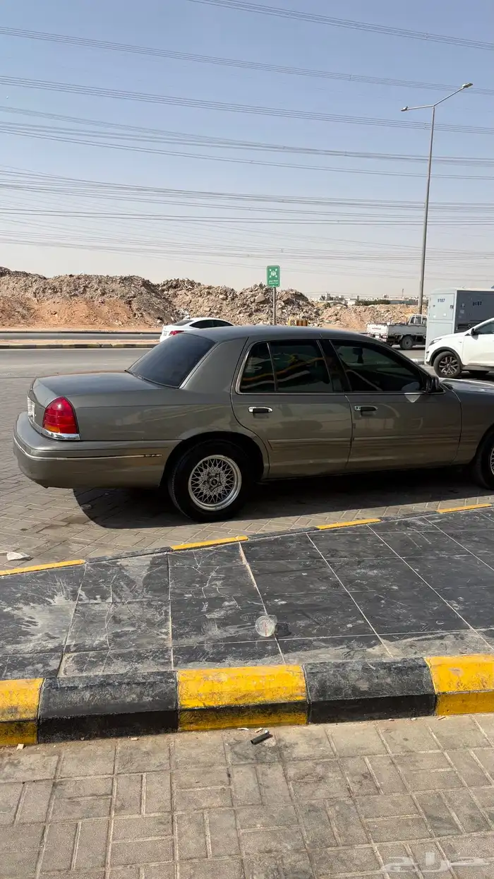 فورد فكتوريا 2000 3