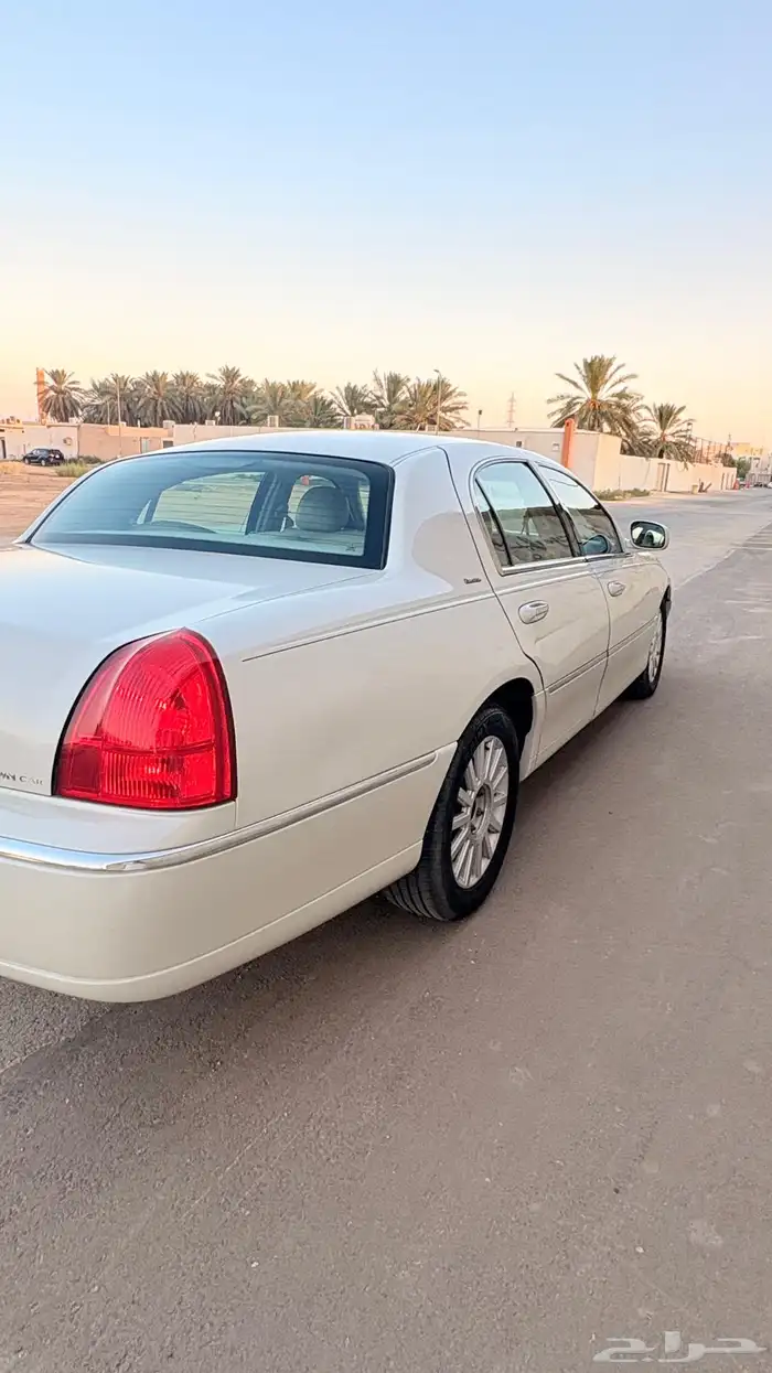 لينكون تاون كار 2003 1