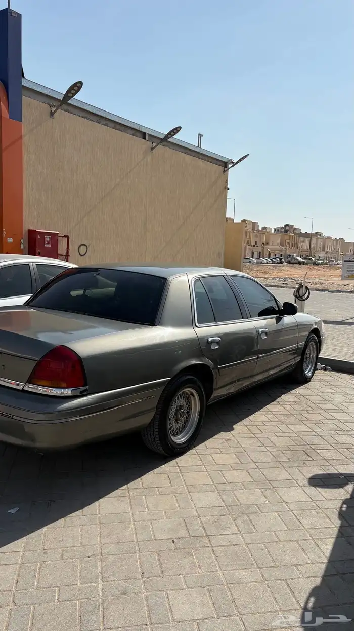 فورد فكتوريا 2000 1