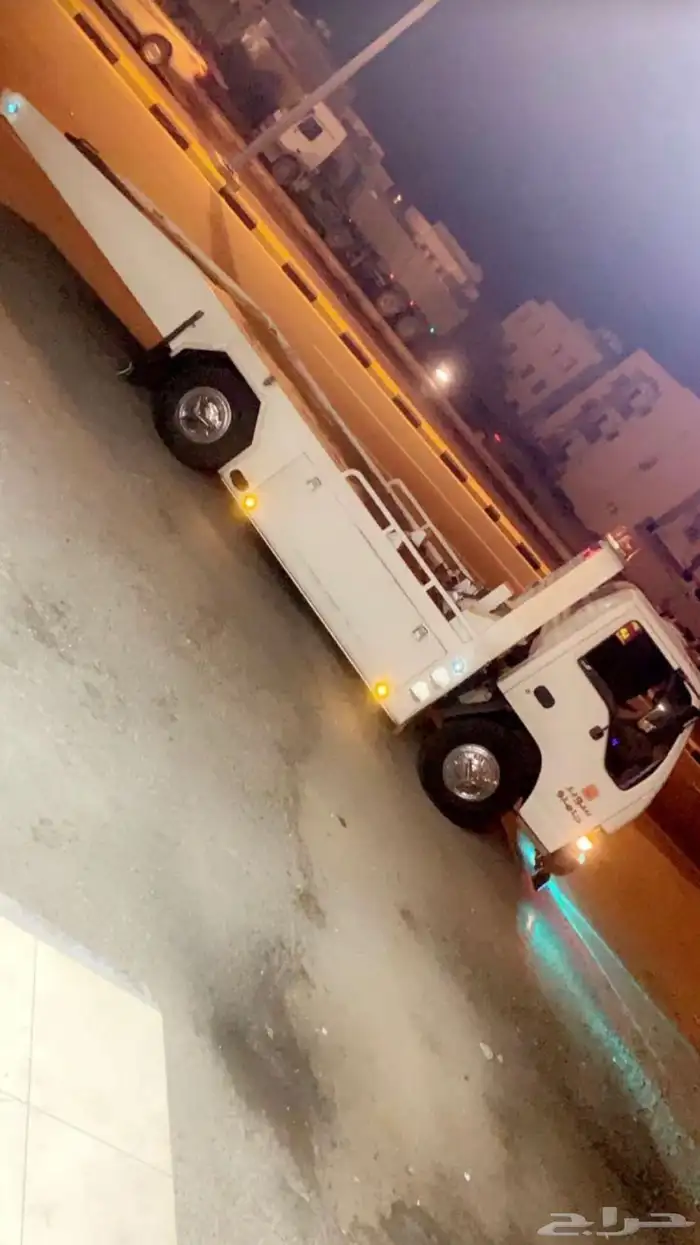 سطحه لنقل جميع السيارات 0