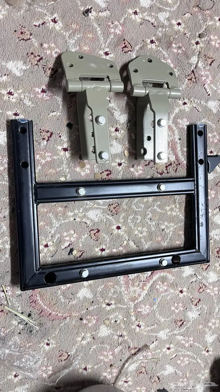 سلم مع الفصالات والمسامير كامله جيب ربع ماجوده ابيض وبيج 0