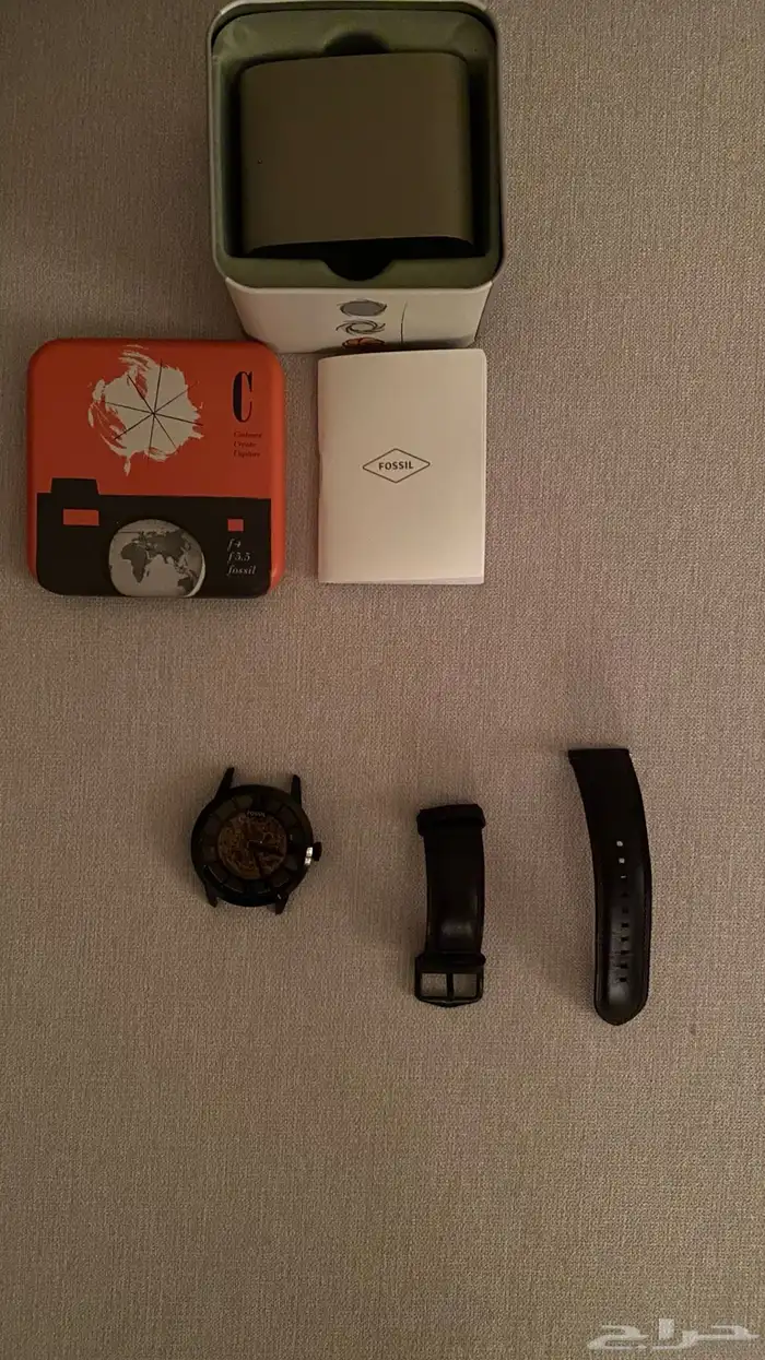 ساعة من شركةFOSSIL 3