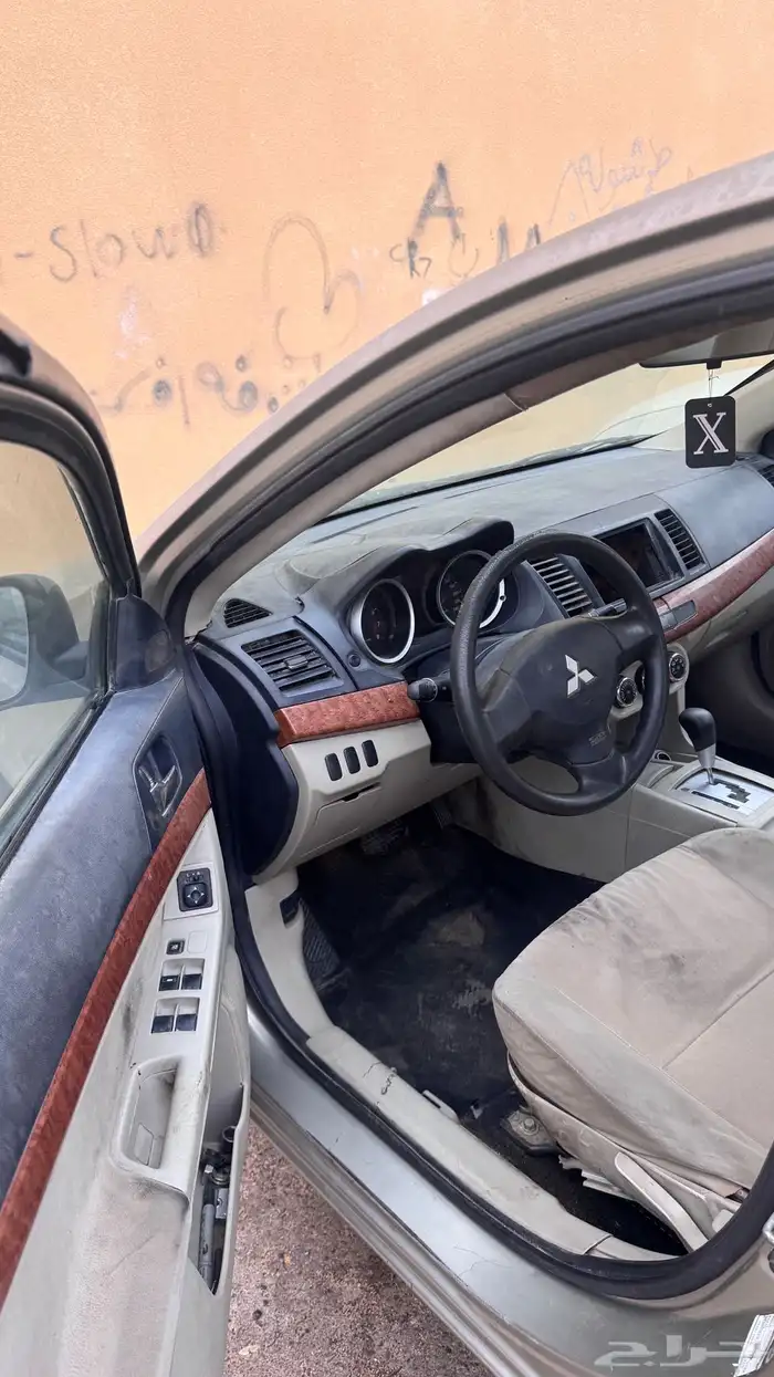 للبيع لانسر 2011 4