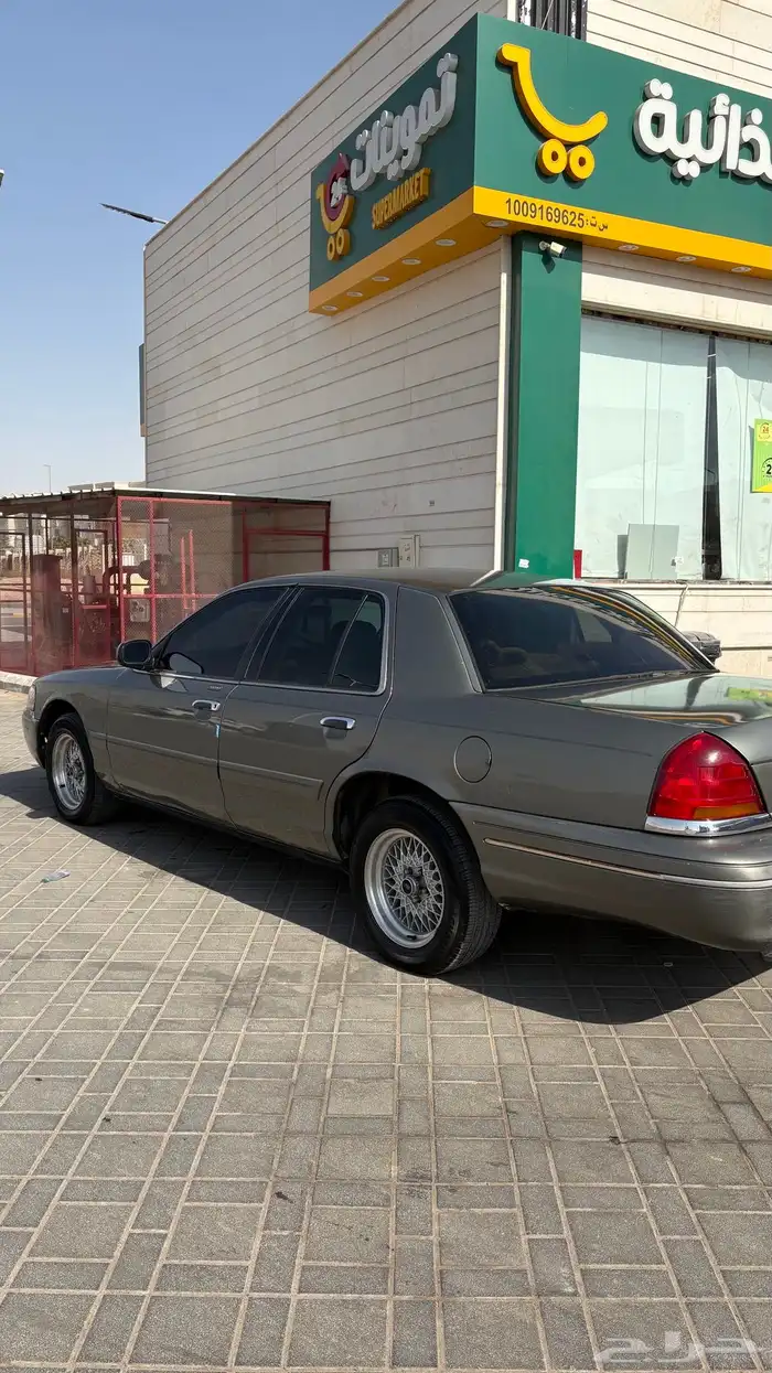 فورد فكتوريا 2000 2