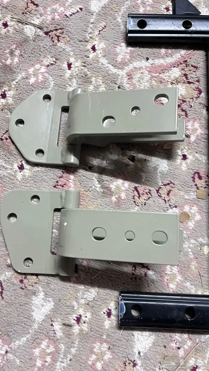 سلم مع الفصالات والمسامير كامله جيب ربع ماجوده ابيض وبيج 3